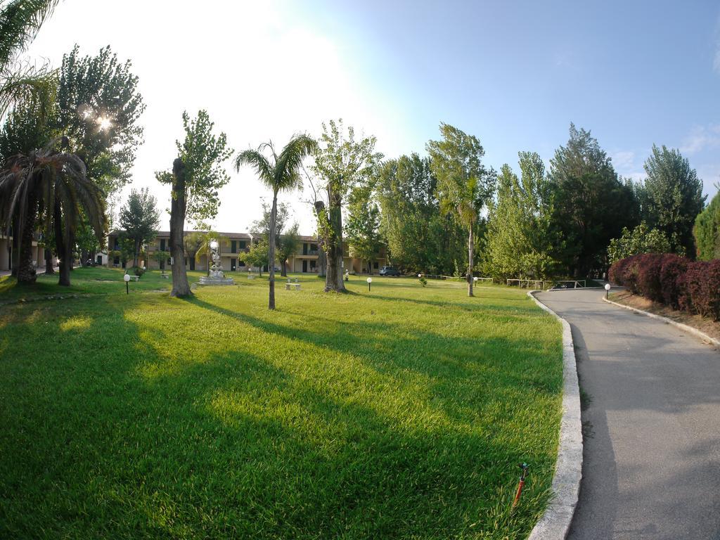 Marina Di Rossano Village Club Extérieur photo